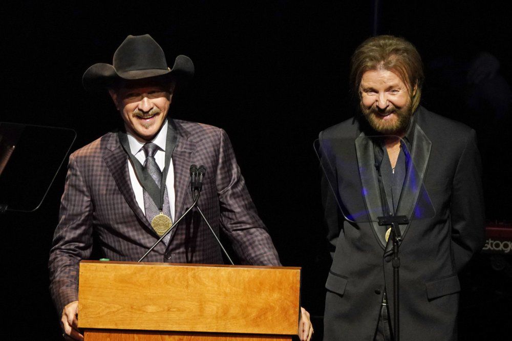 COUNTRY MUSIC HALL OF FAME - BROOKS AND DUNN - AP 10-20-19 1.jpeg